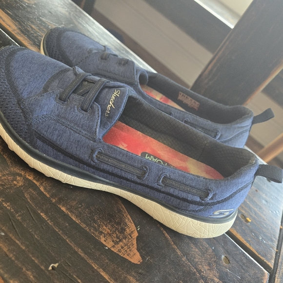 Skechers Shoes - Picture 3 of 4